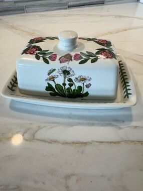 Butter dish, Batanic Garden garden botanical